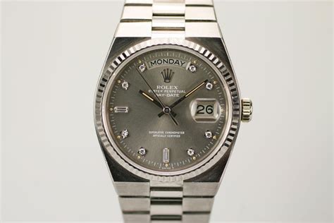 does rolex make quartz watches.